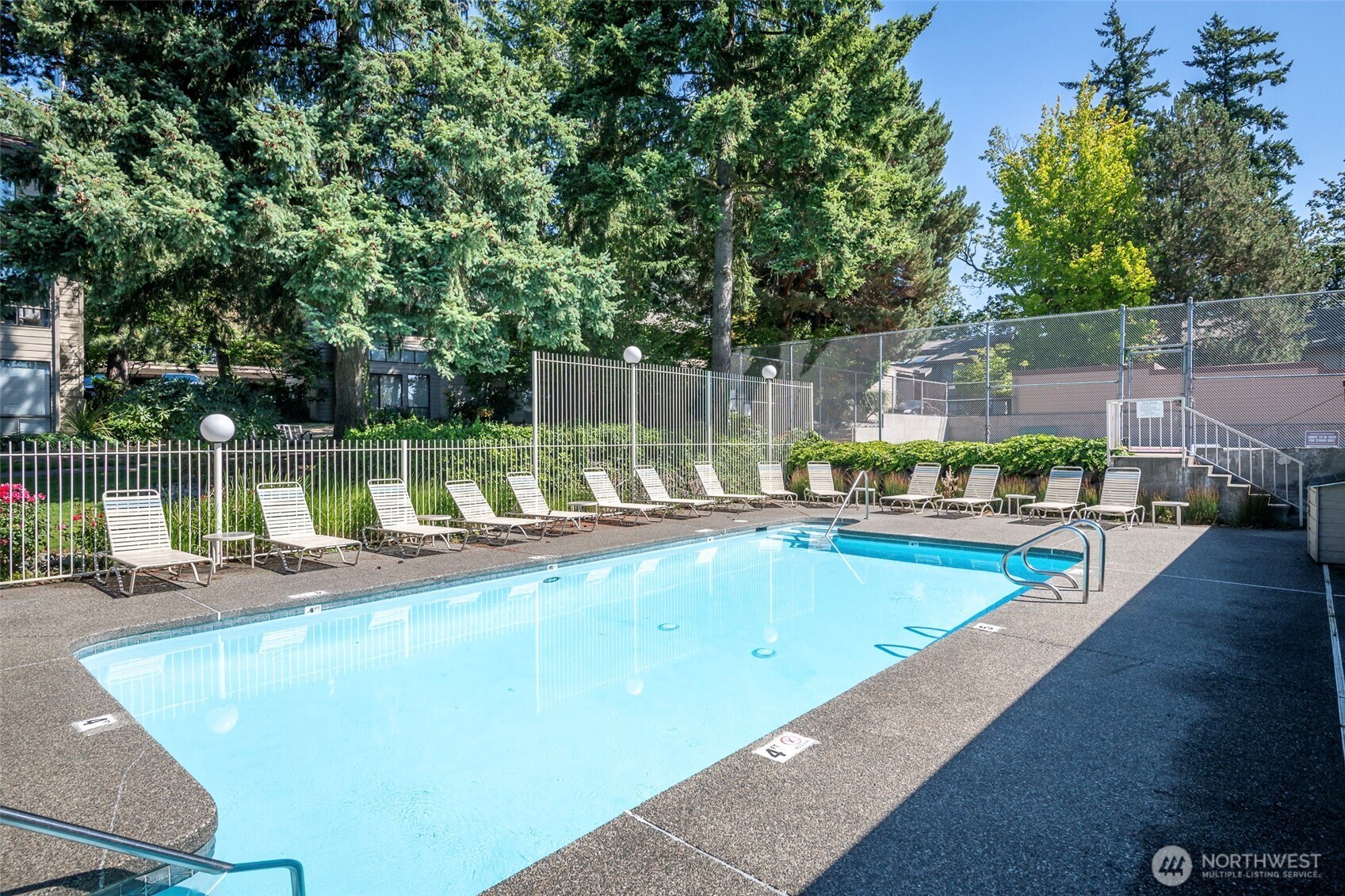 property viewer photo 24