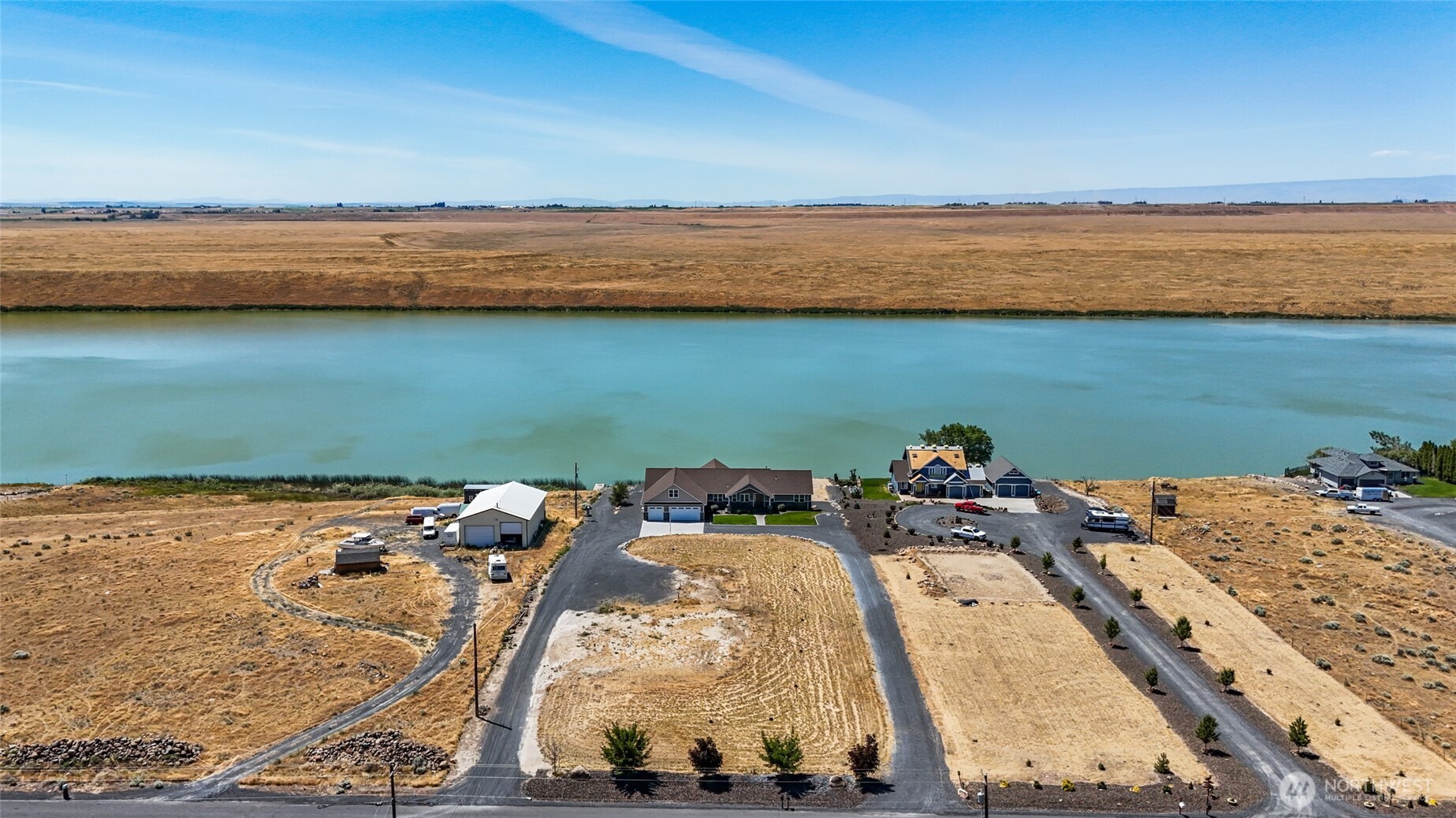 main property photo 37