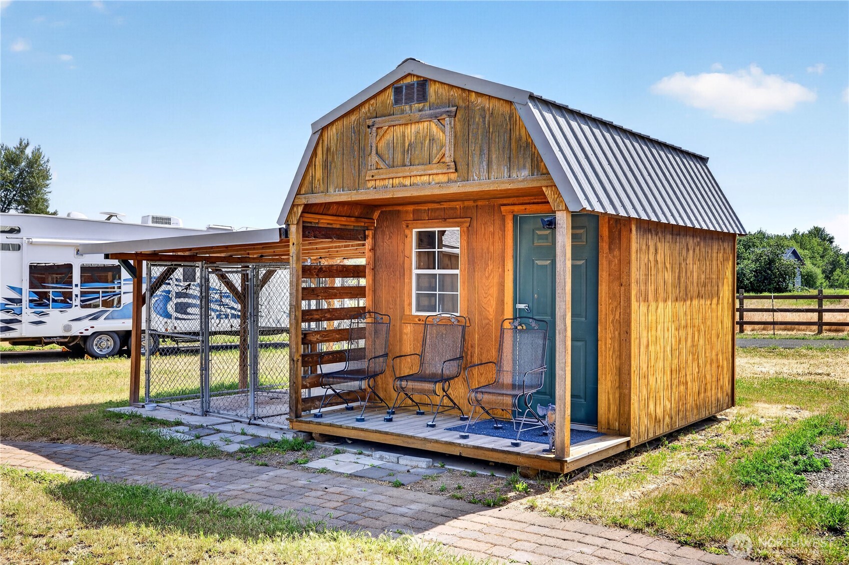 main property photo 23