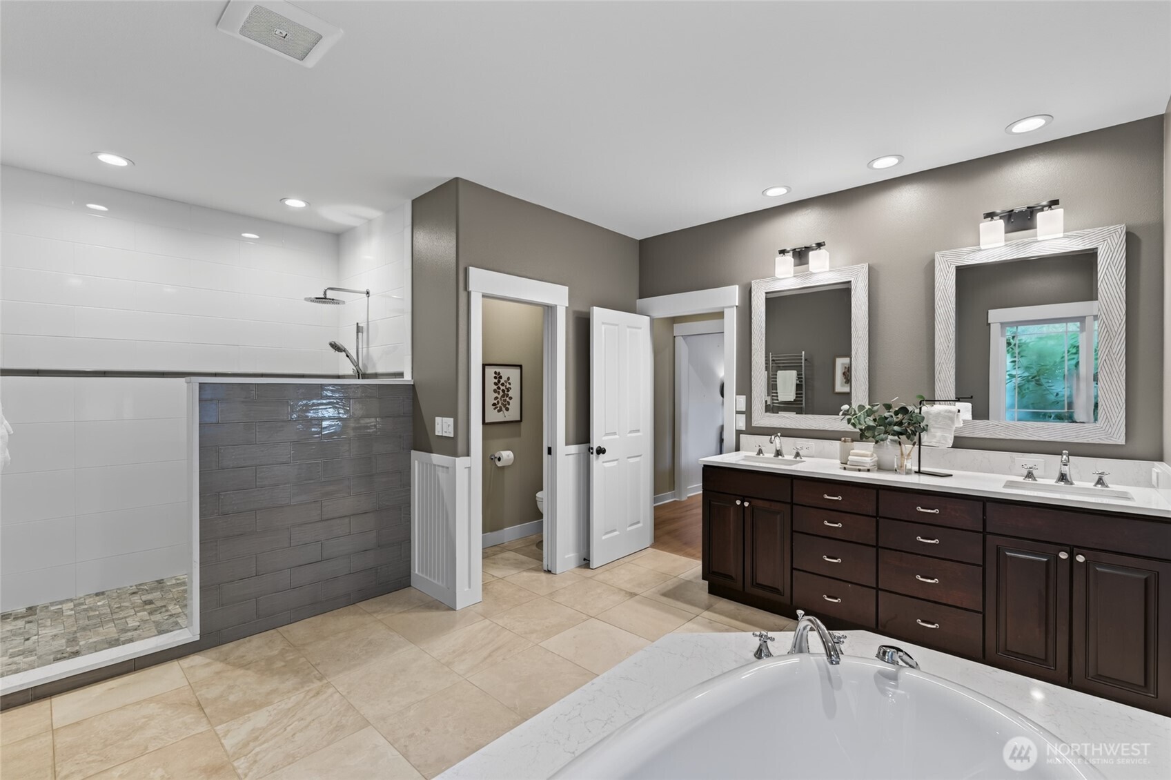 property viewer photo 18