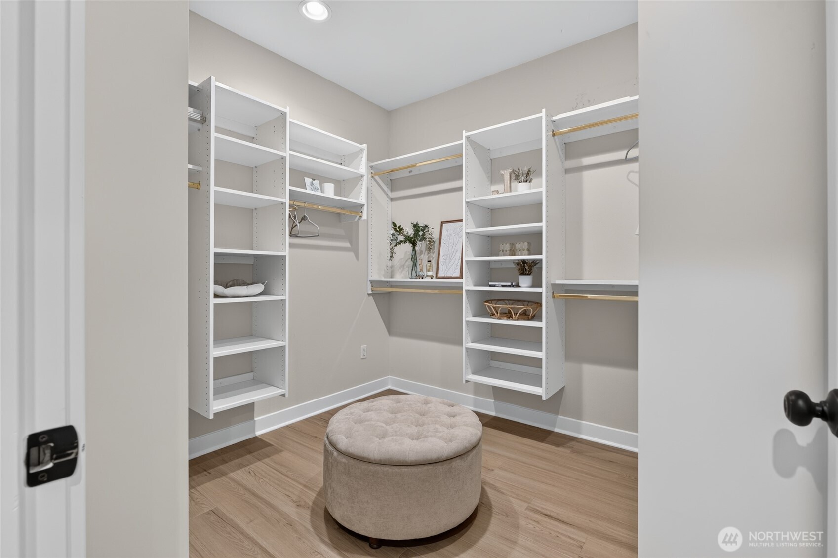 property viewer photo 19