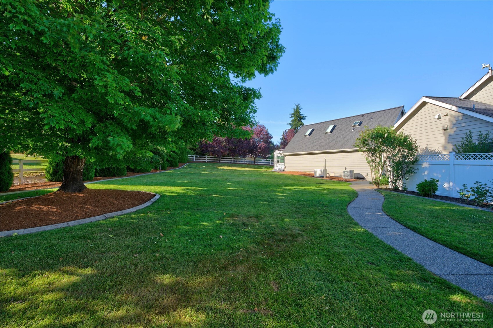 property viewer photo 31