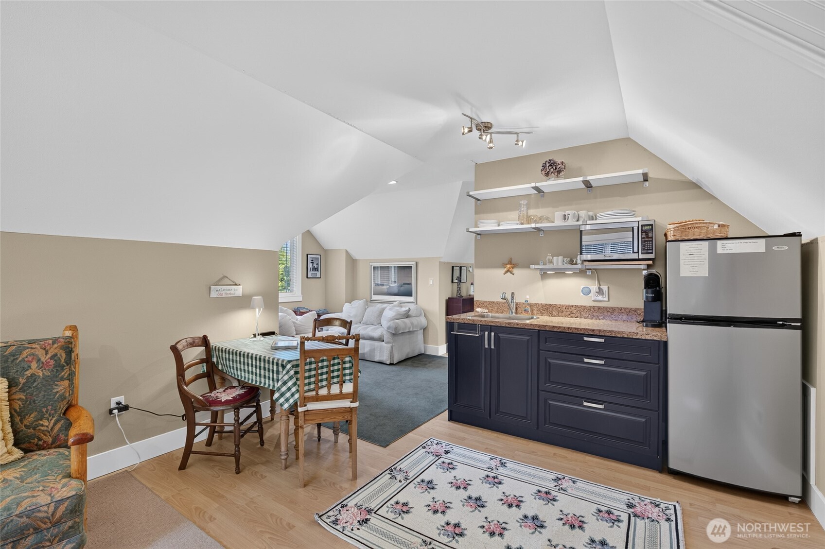 property viewer photo 35