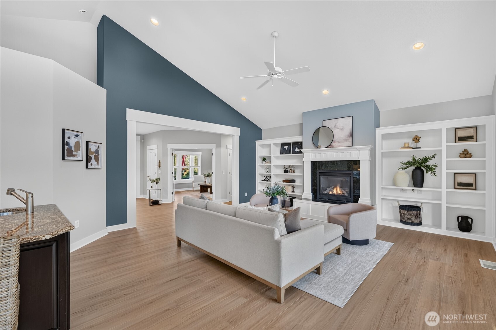 property viewer photo 7