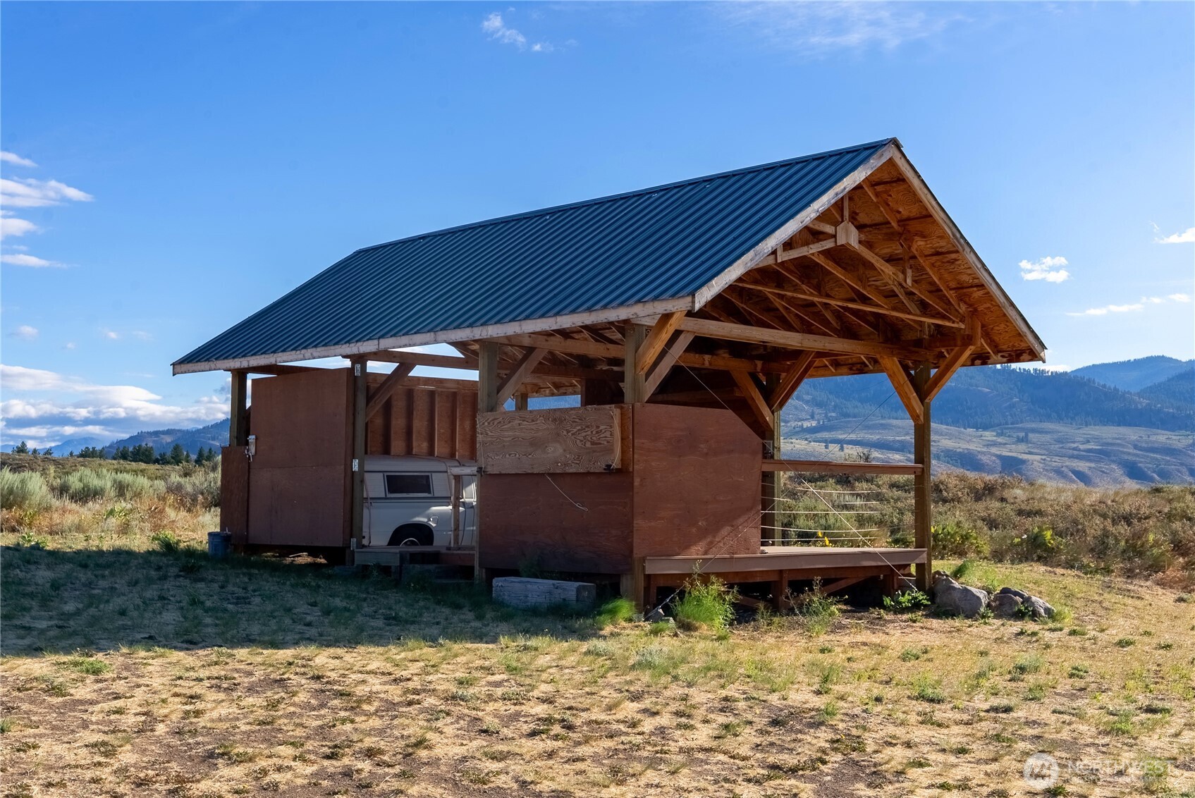 main property photo 27