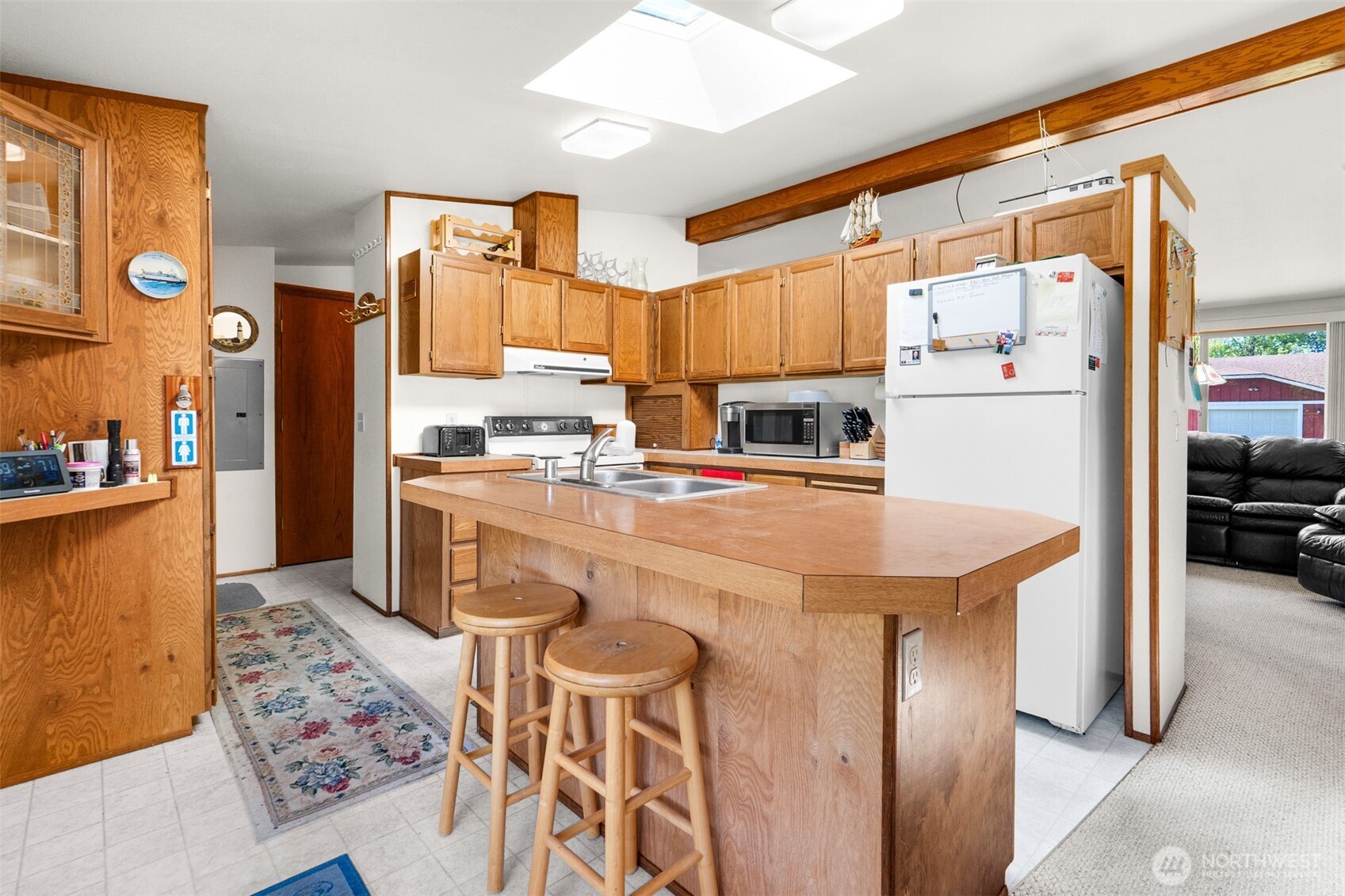 main property photo 12