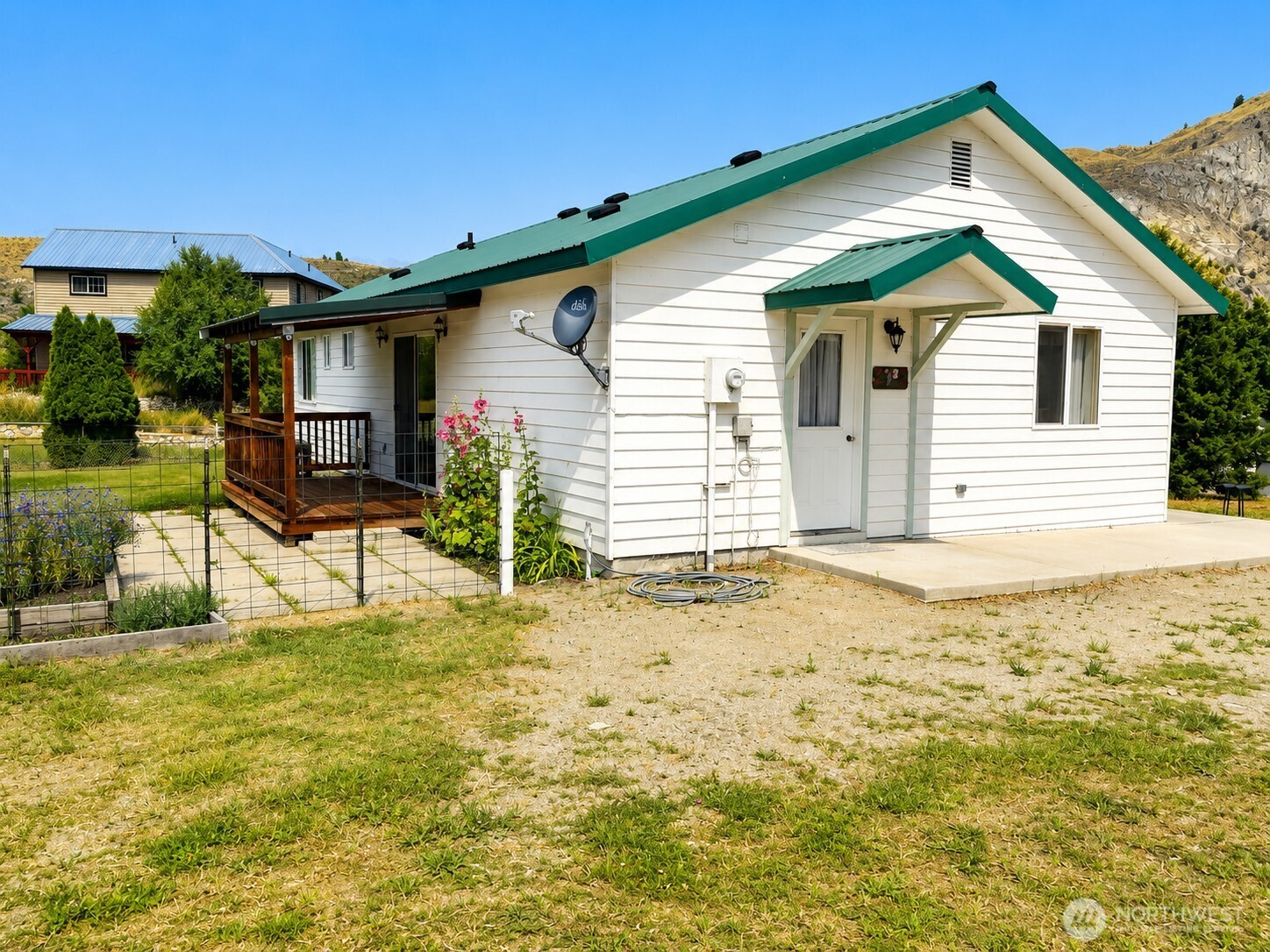 main property photo 16
