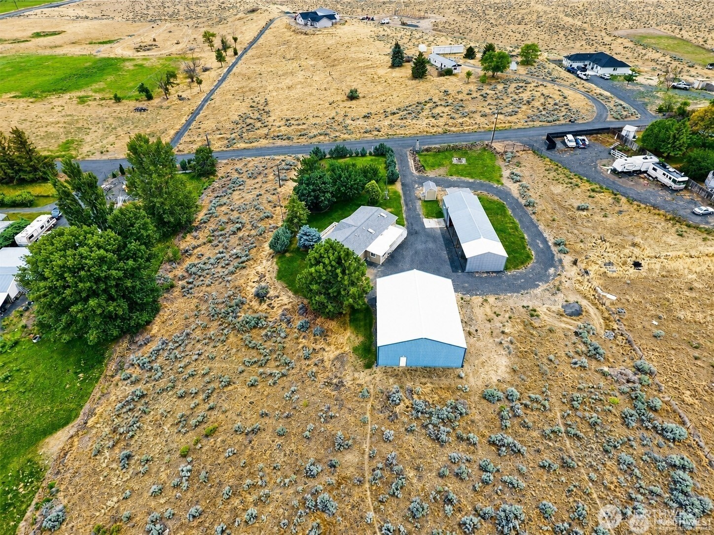 main property photo 25