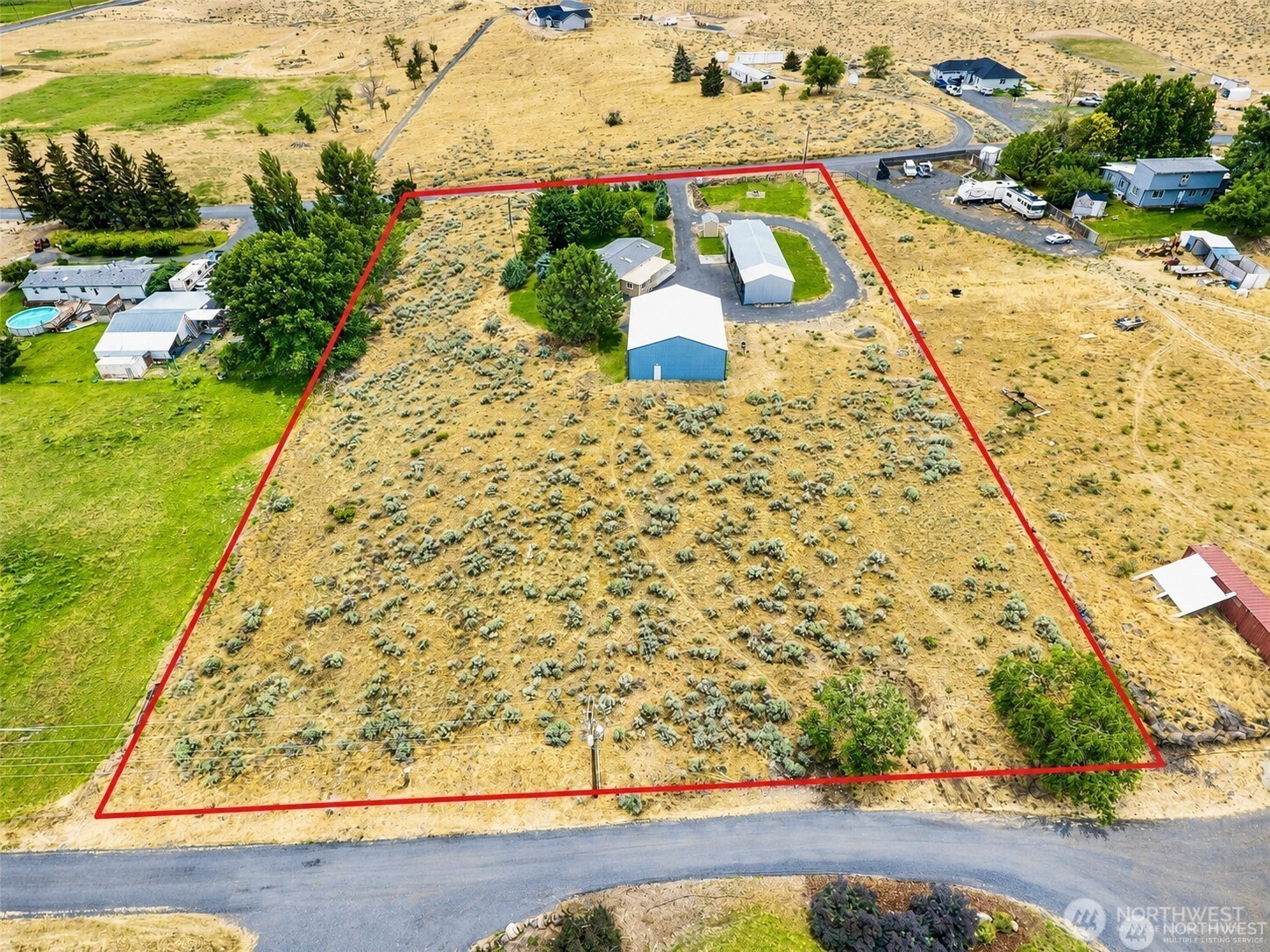 main property photo 33
