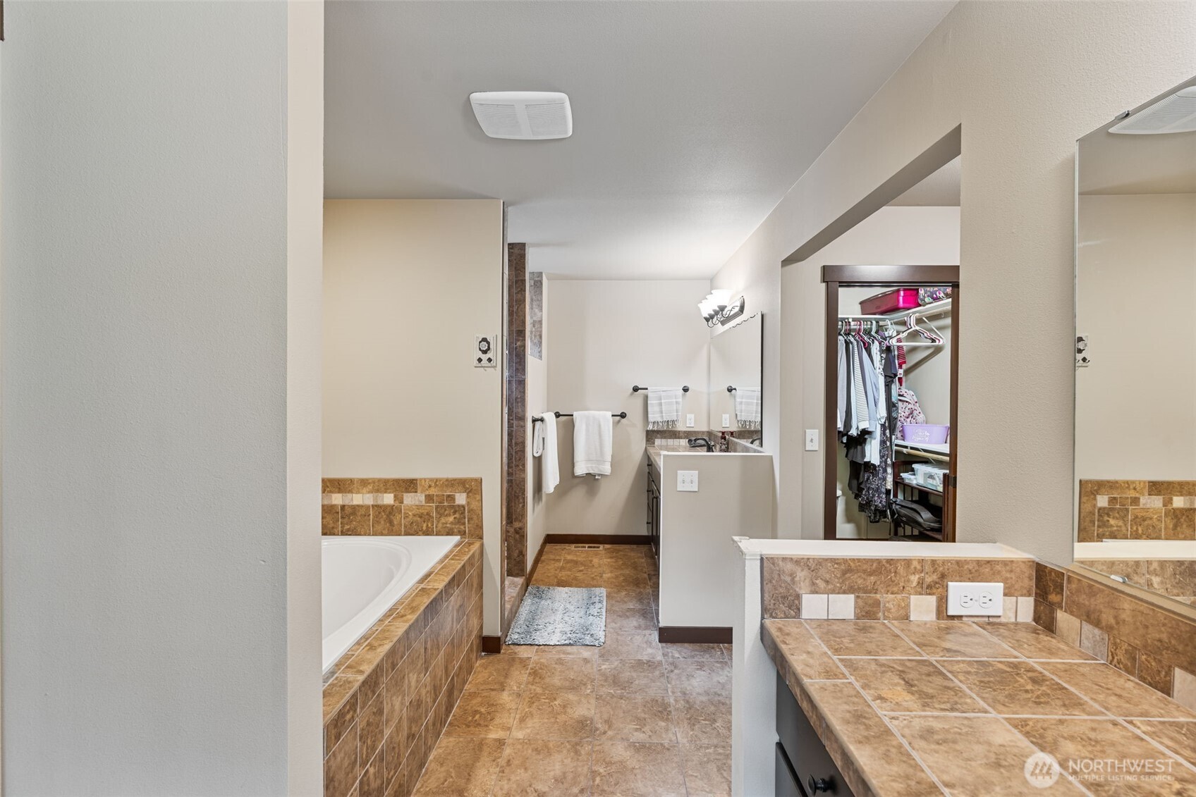 property viewer photo 13