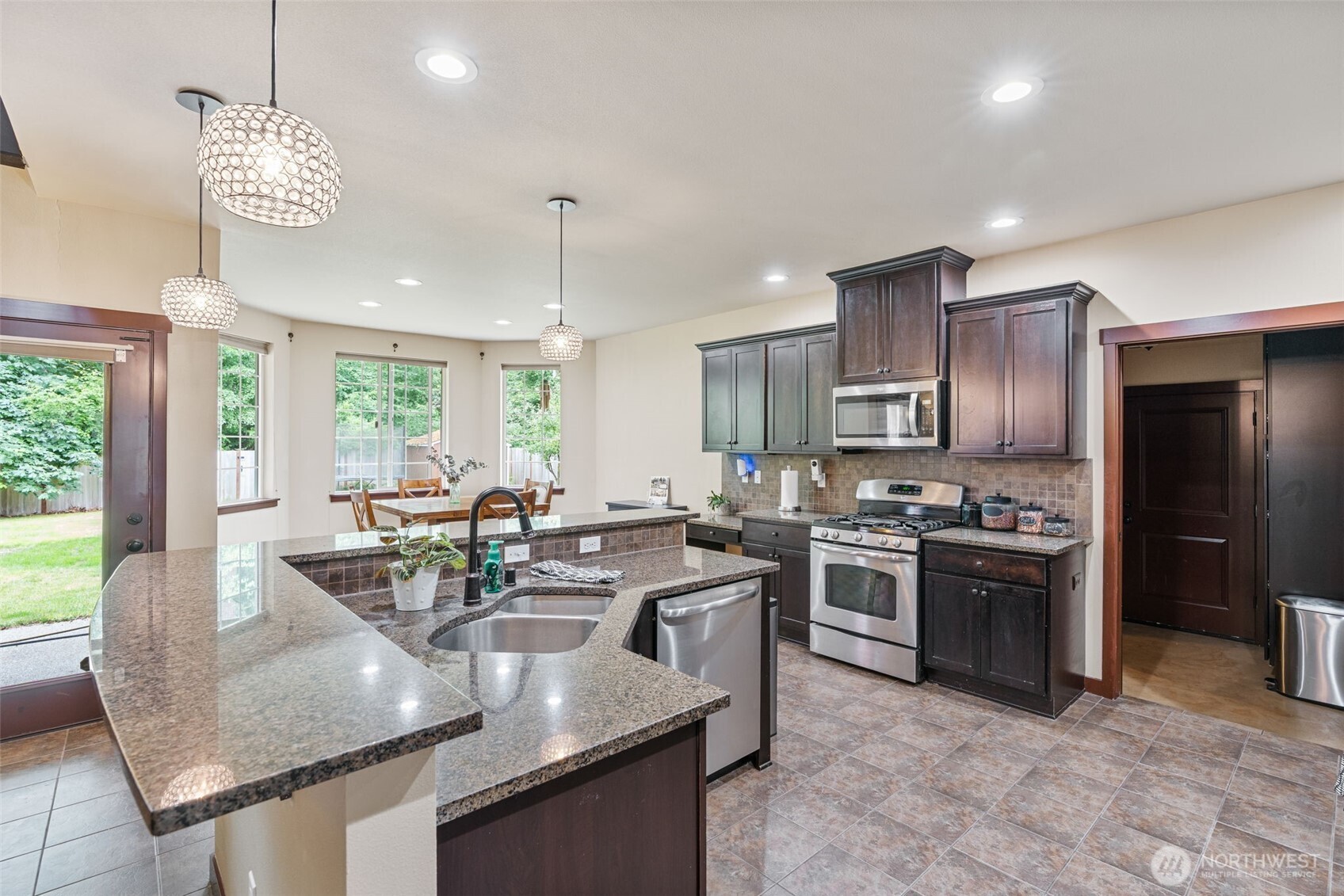 property viewer photo 5