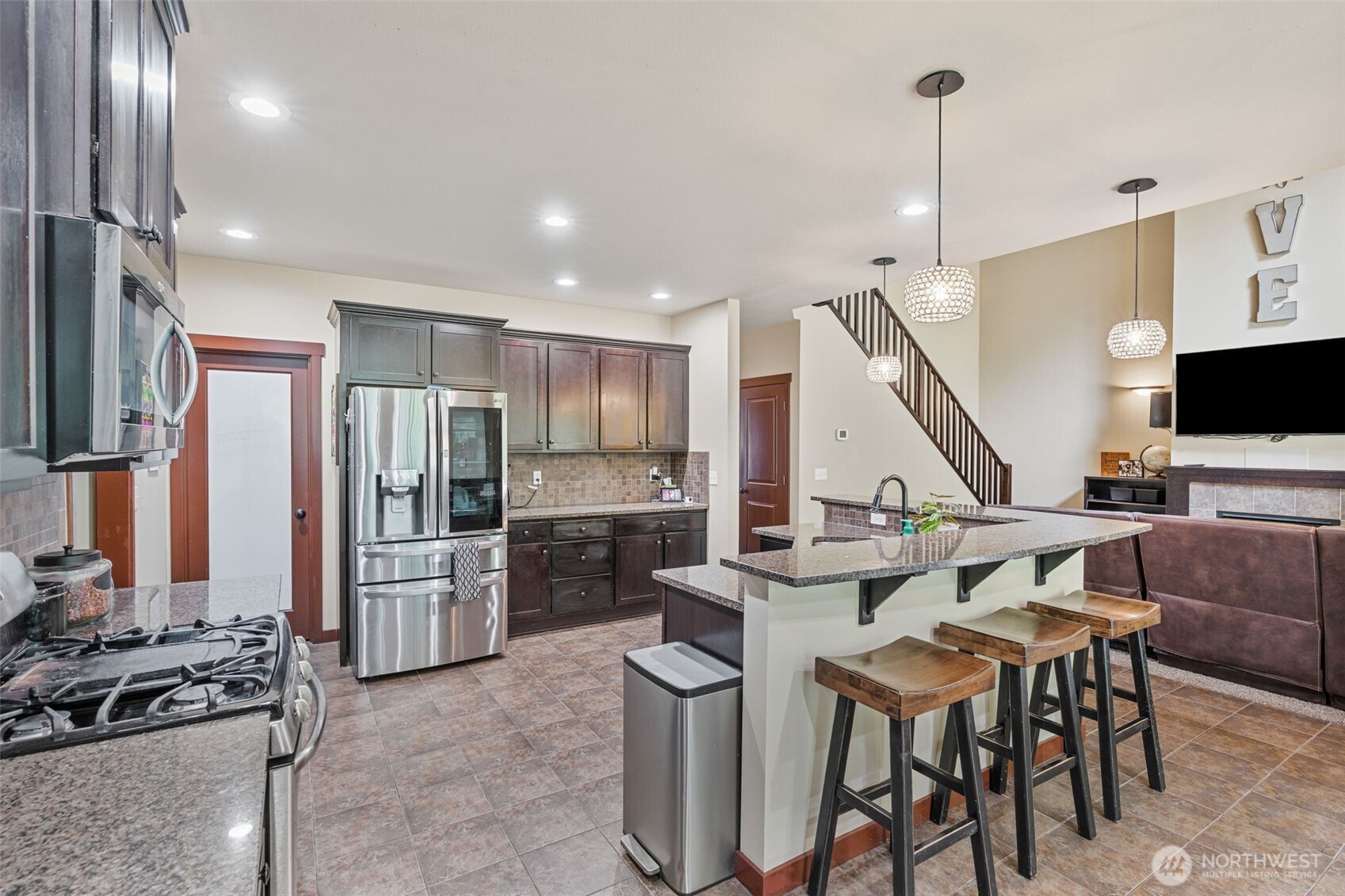 property viewer photo 6