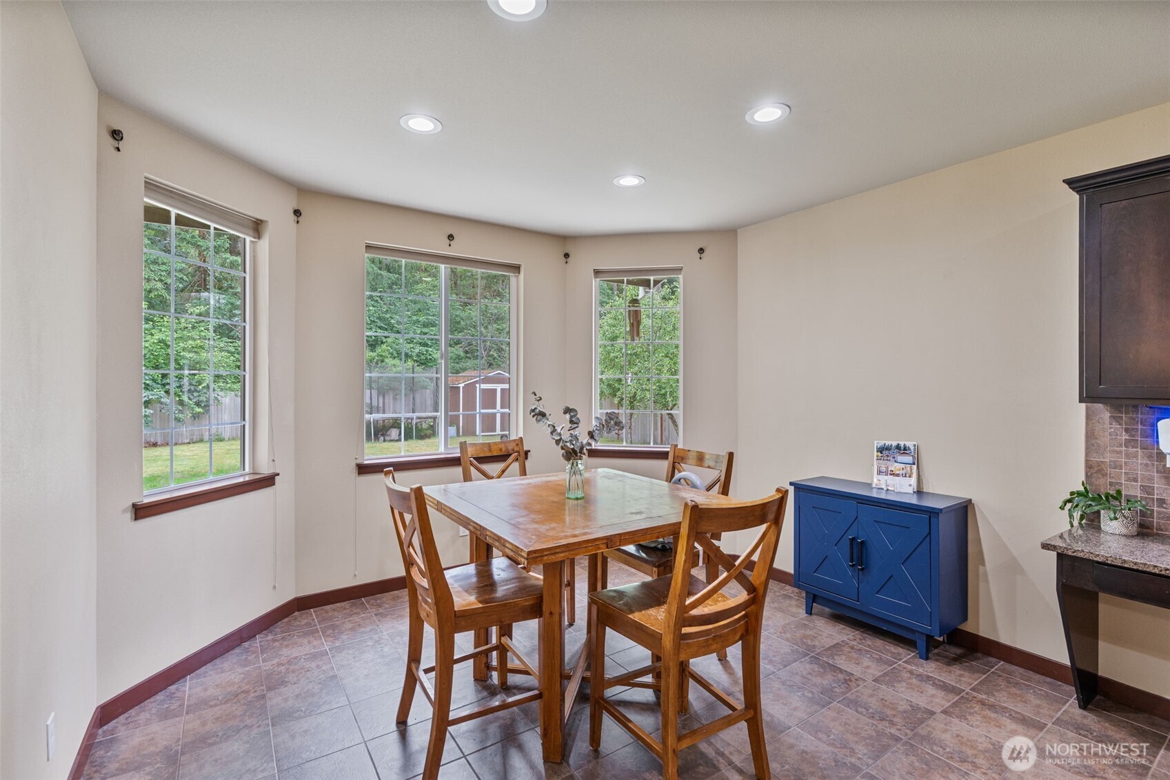 property viewer photo 9
