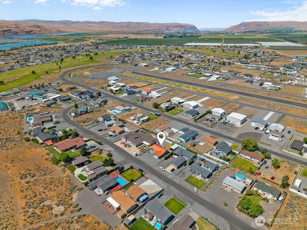 main property photo 23