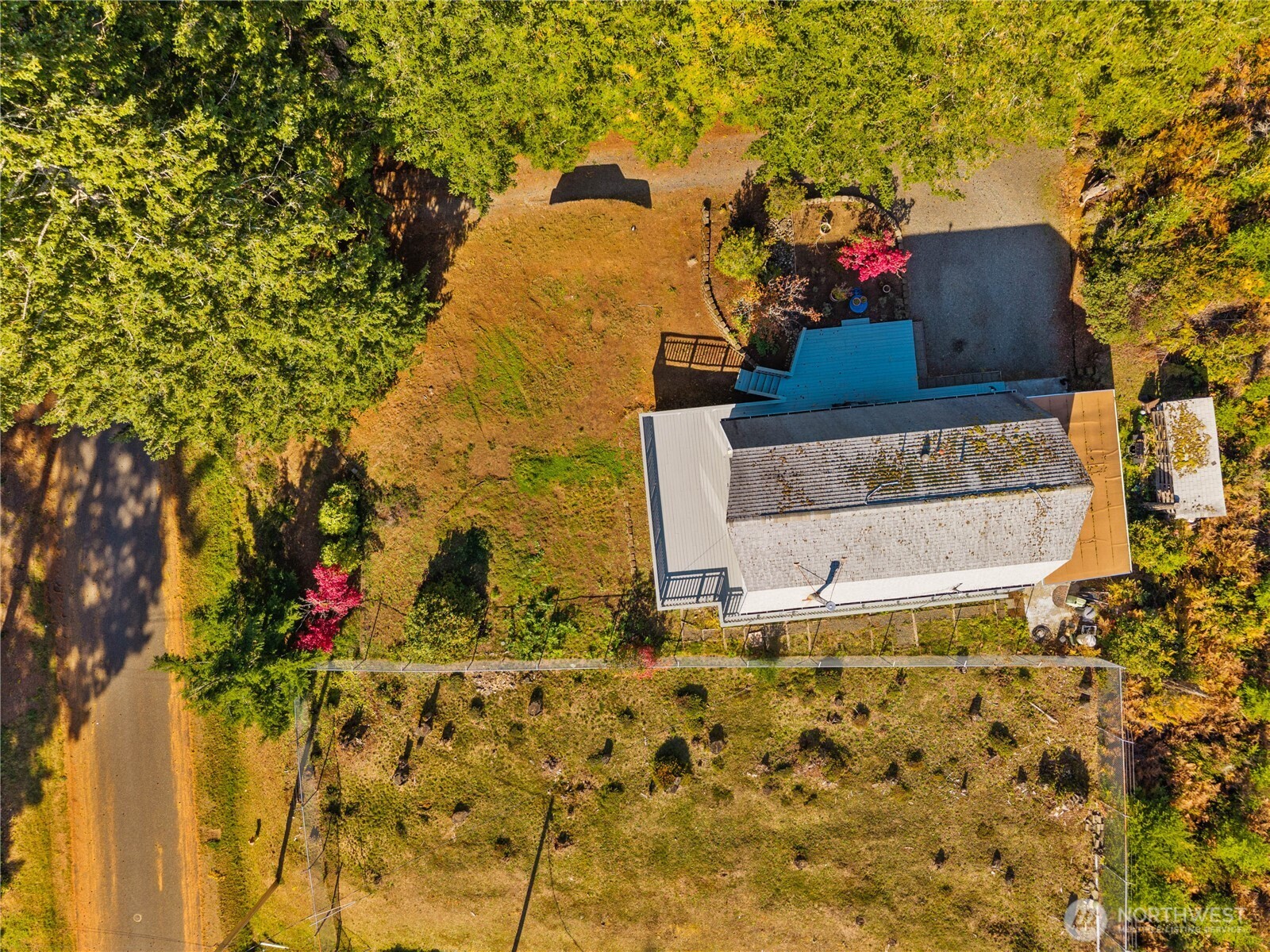 main property photo 36