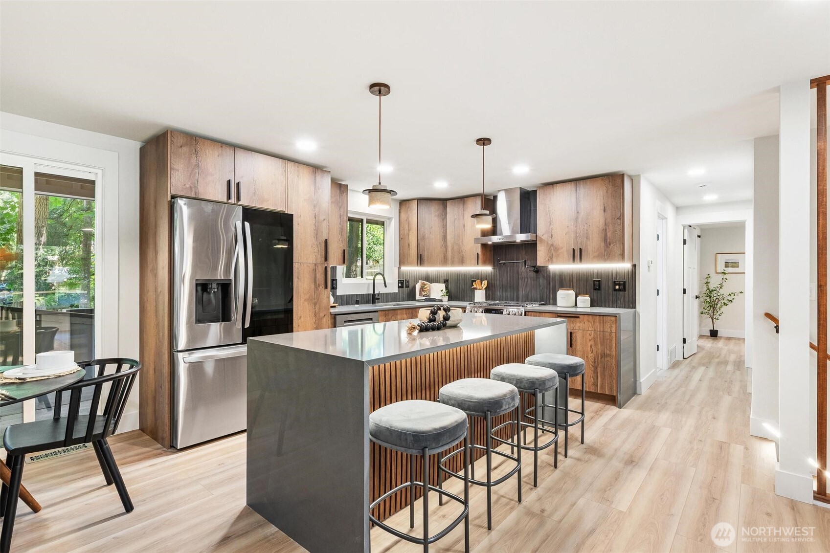 property viewer photo 1