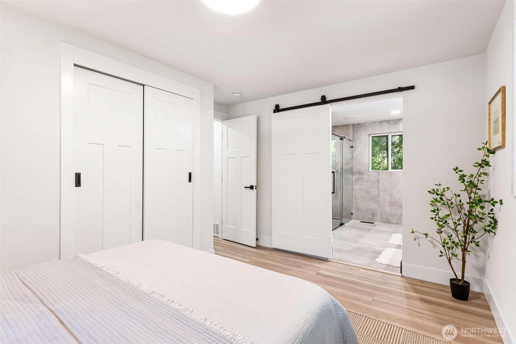 property viewer photo 12