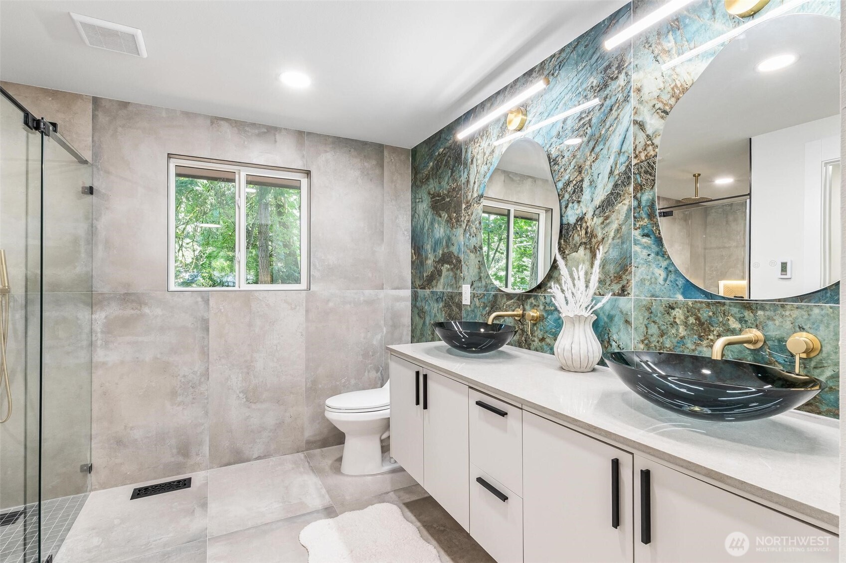 property viewer photo 13