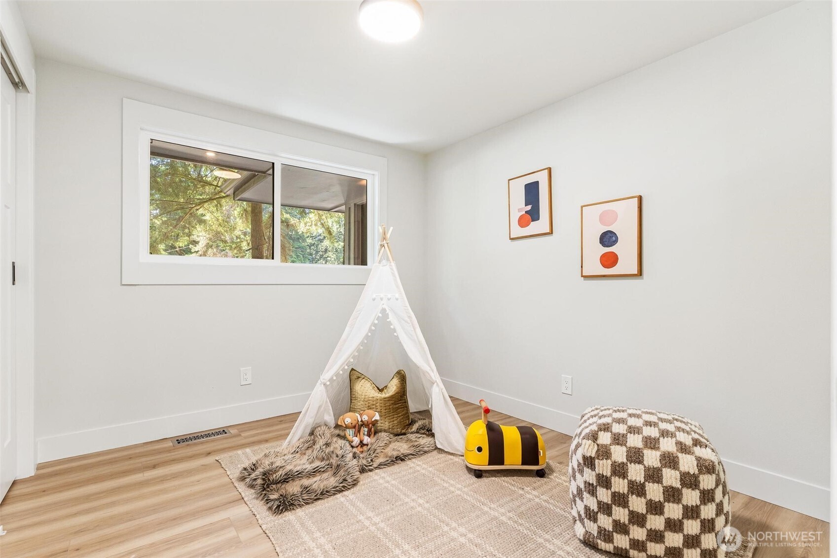 property viewer photo 16
