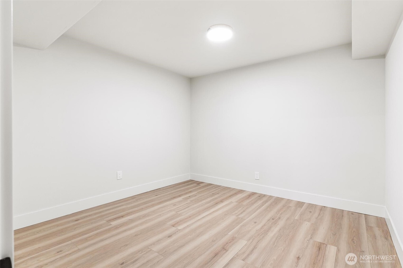 property viewer photo 17
