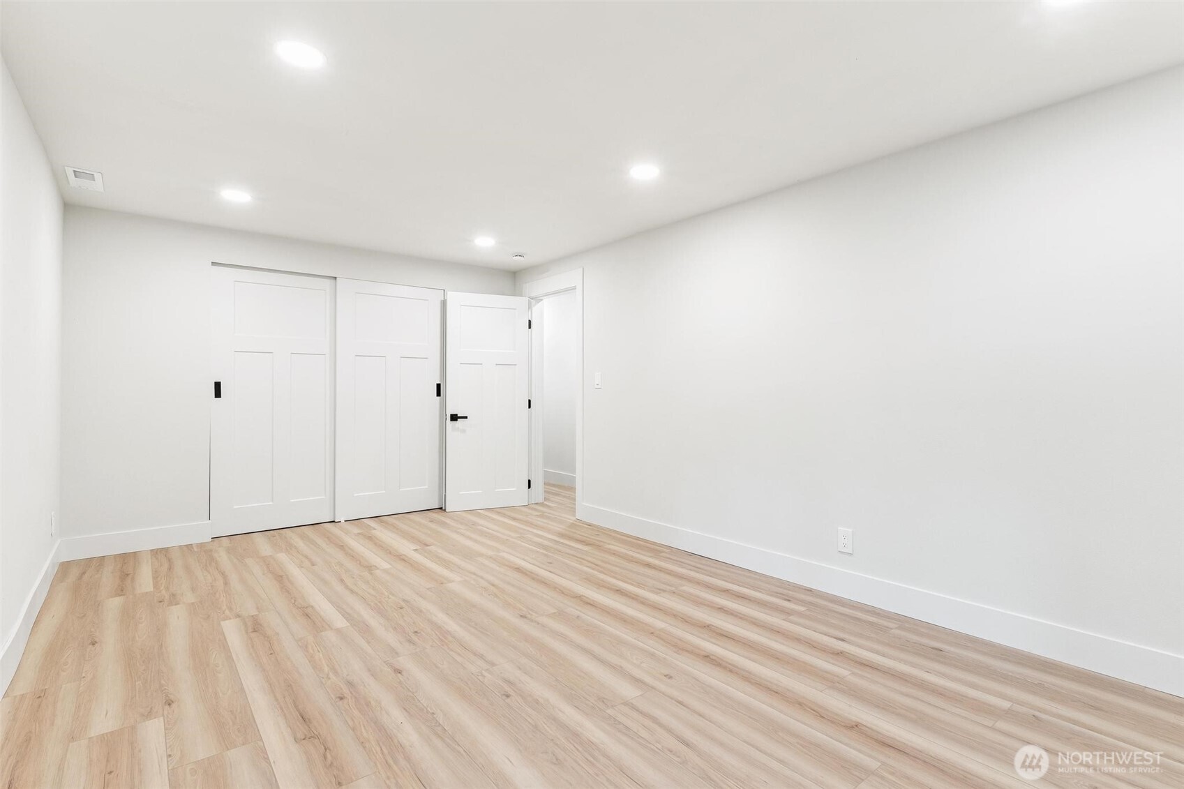 property viewer photo 19