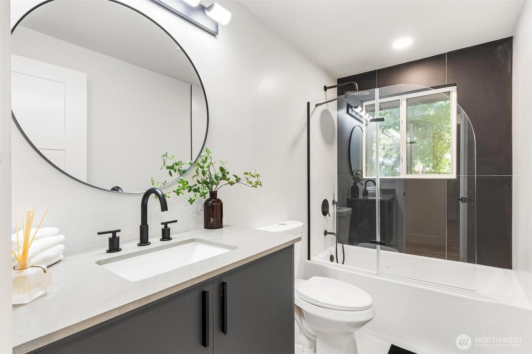 property viewer photo 26