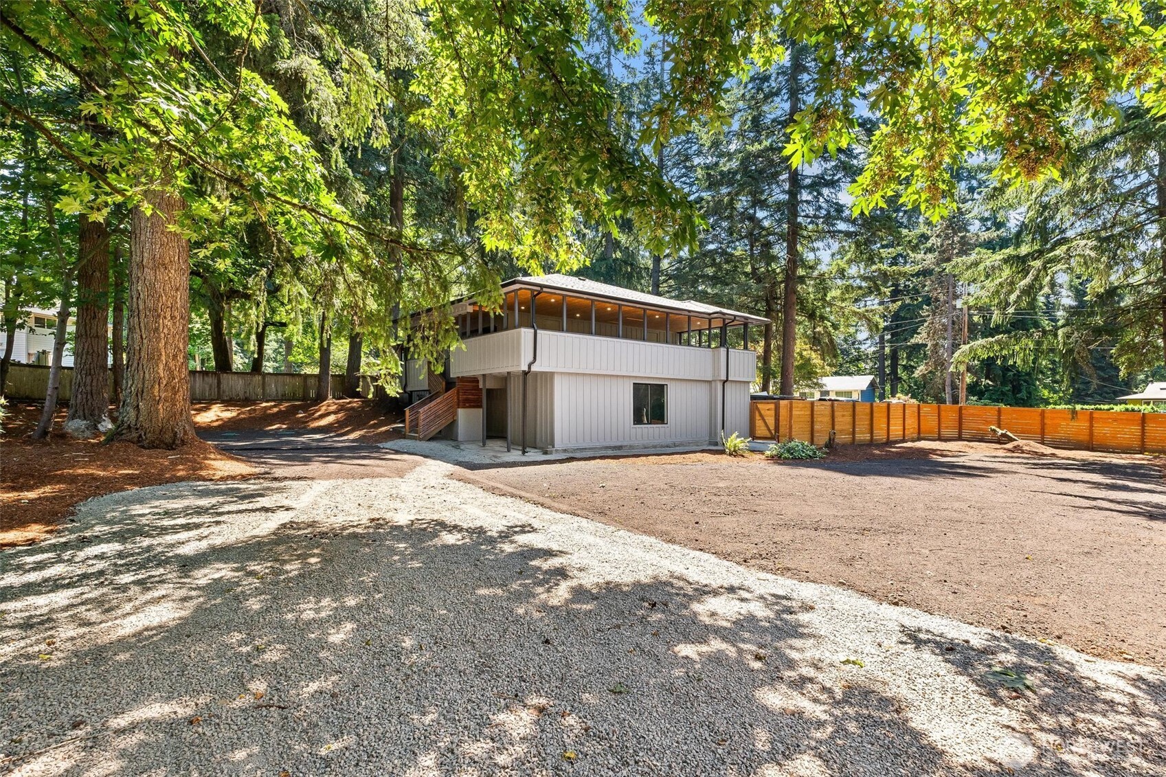 property viewer photo 31