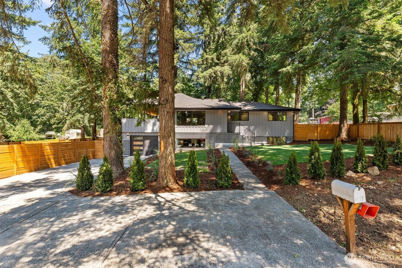 property viewer photo 36