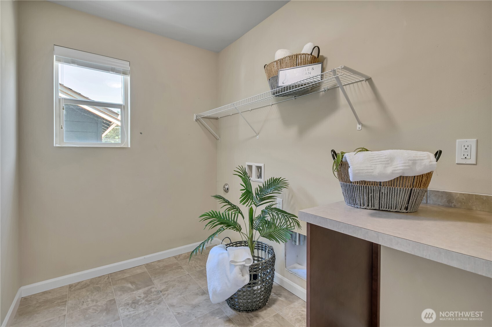 property viewer photo 33
