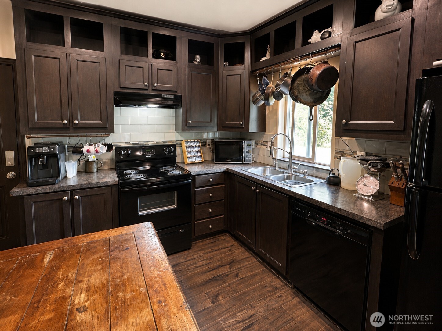 property viewer photo 7