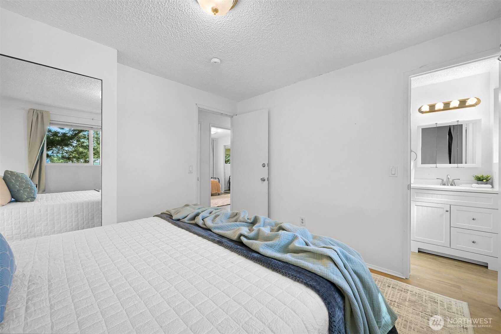 property viewer photo 20
