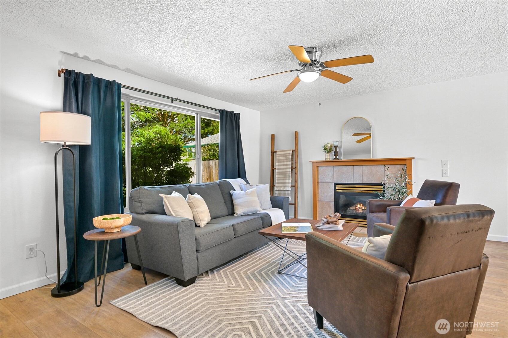 property viewer photo 5