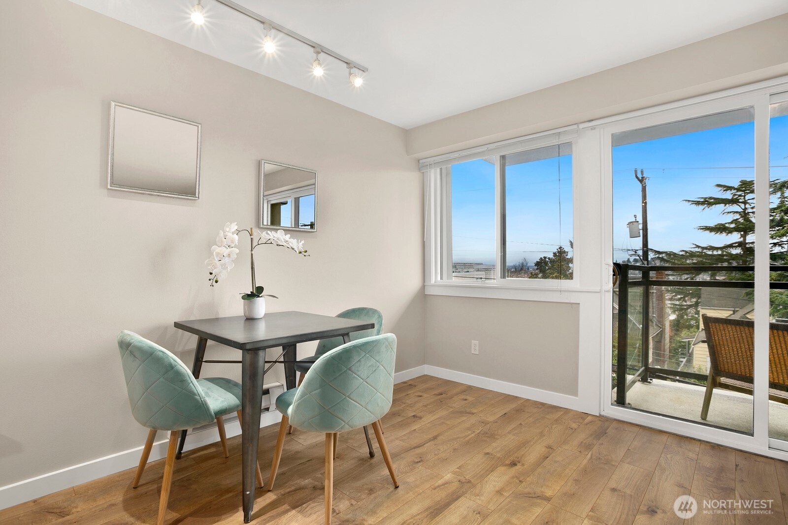 property viewer photo 13