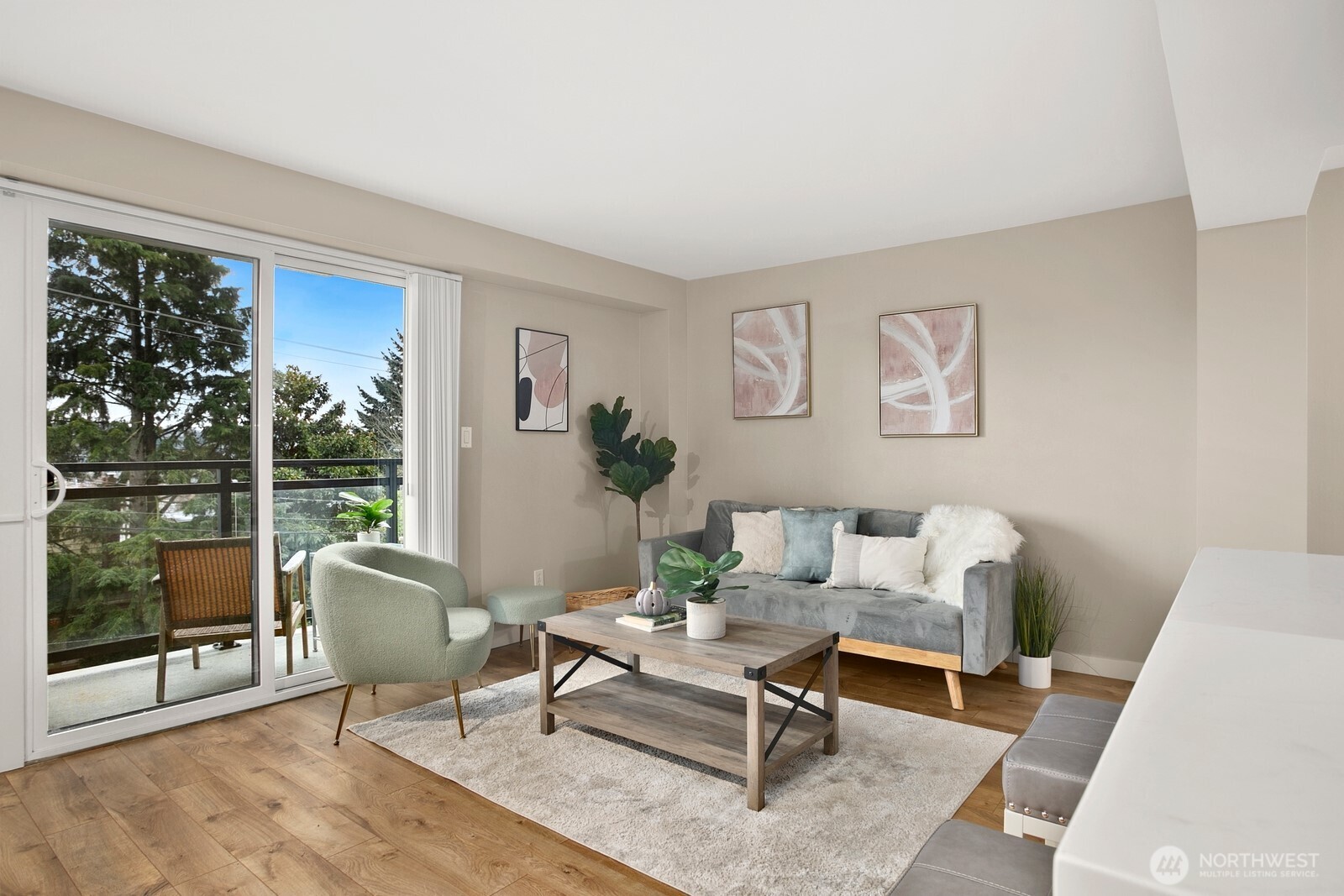 property viewer photo 2