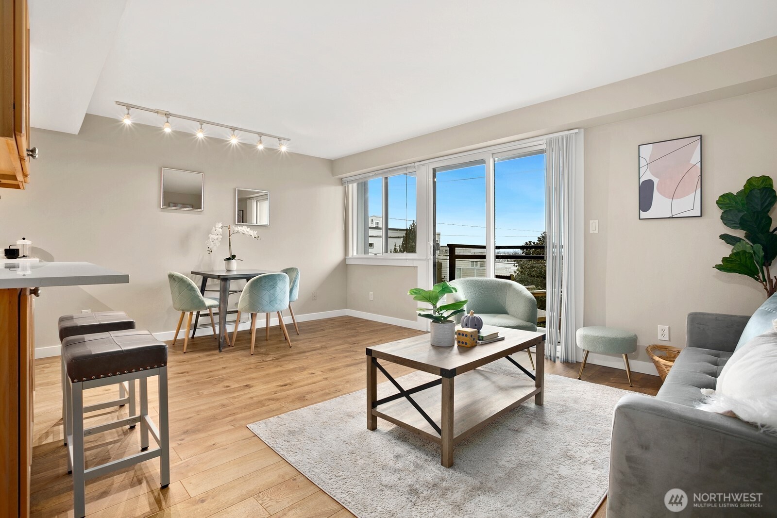 property viewer photo 4