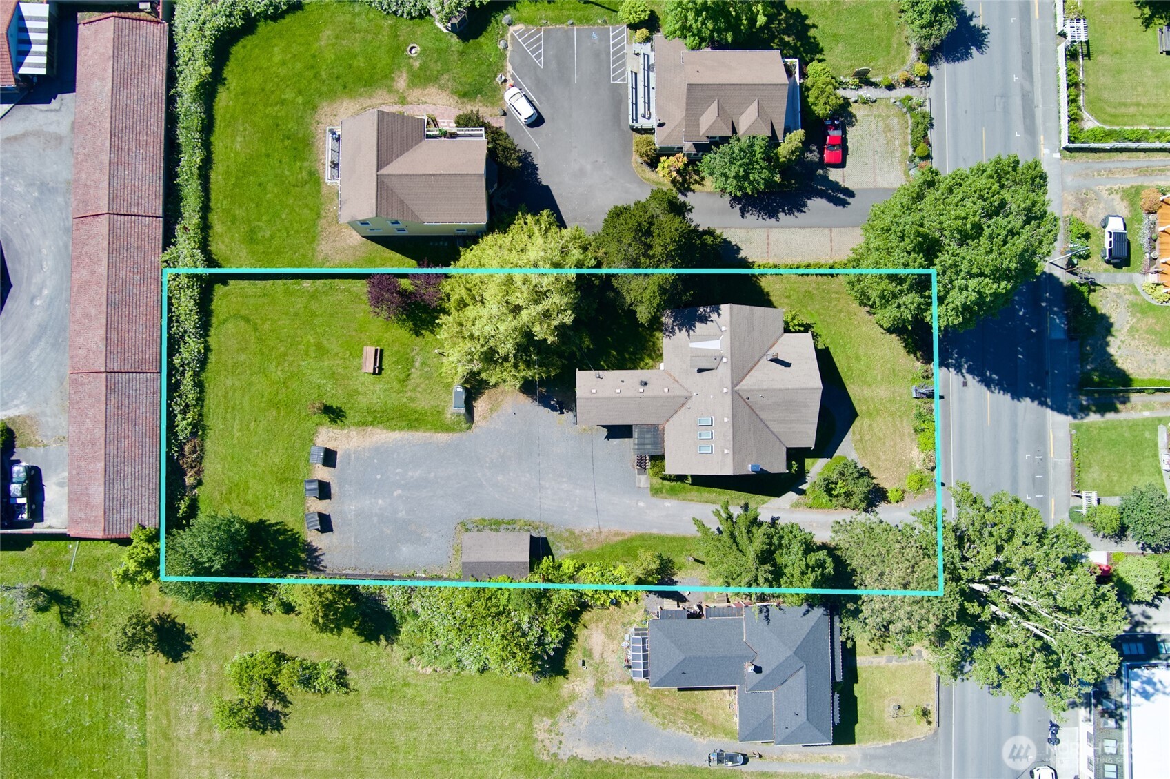 main property photo 3