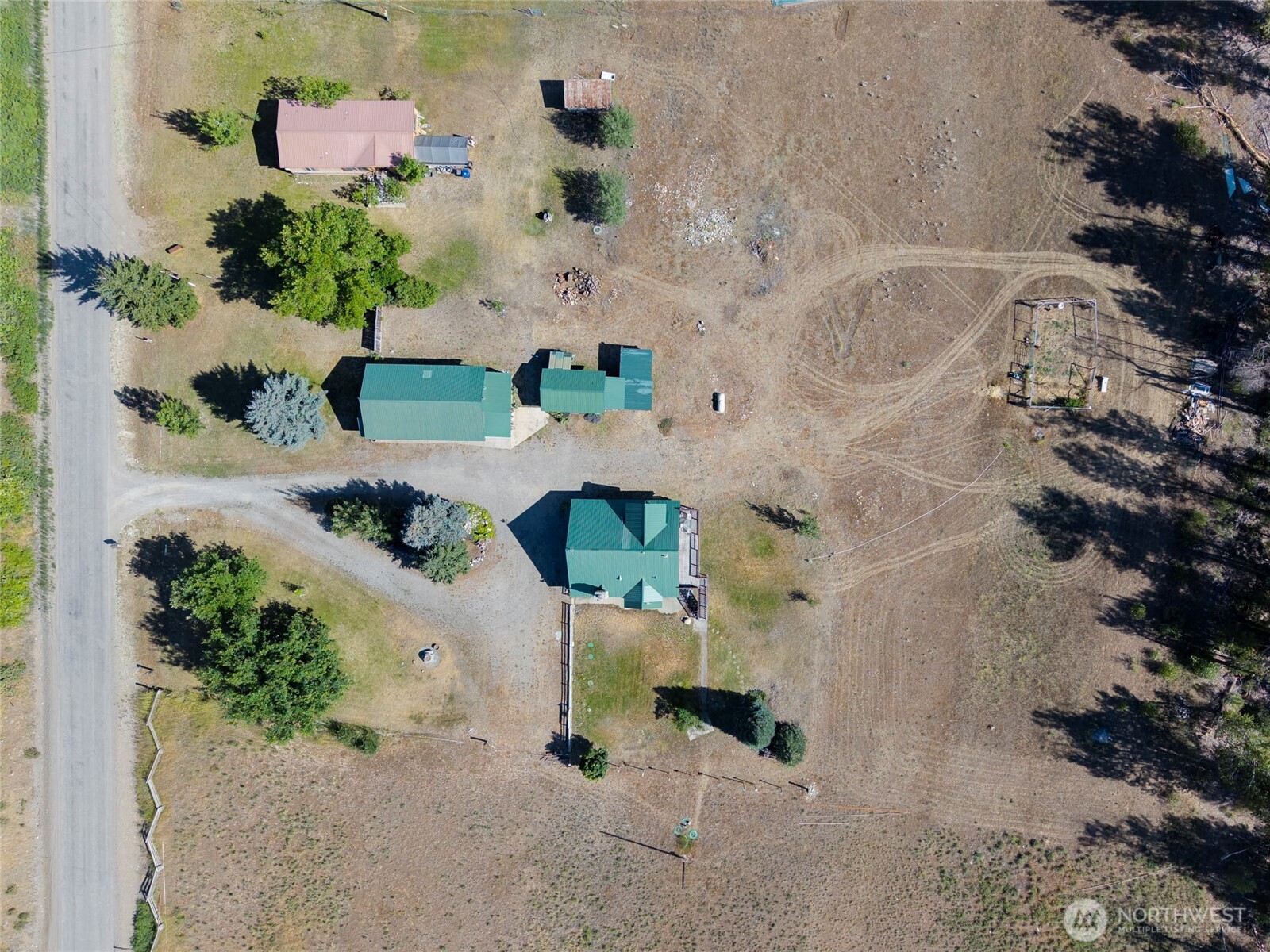 main property photo 31