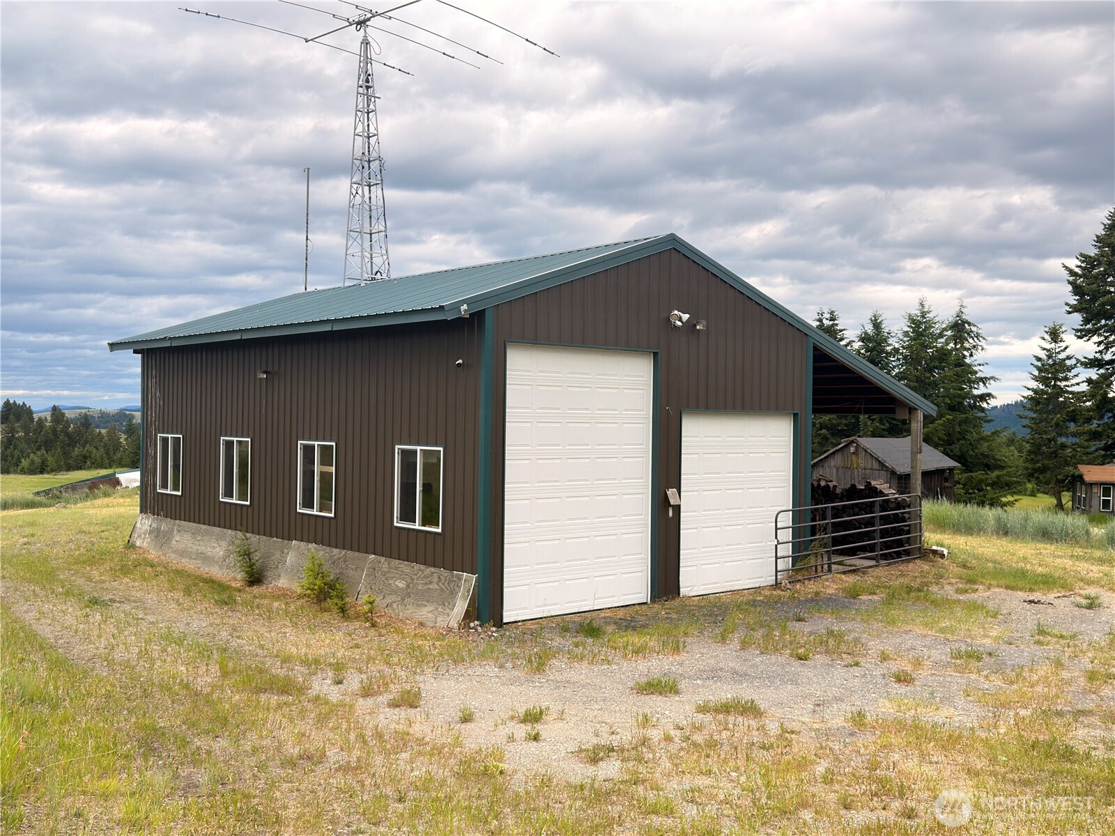 main property photo 12