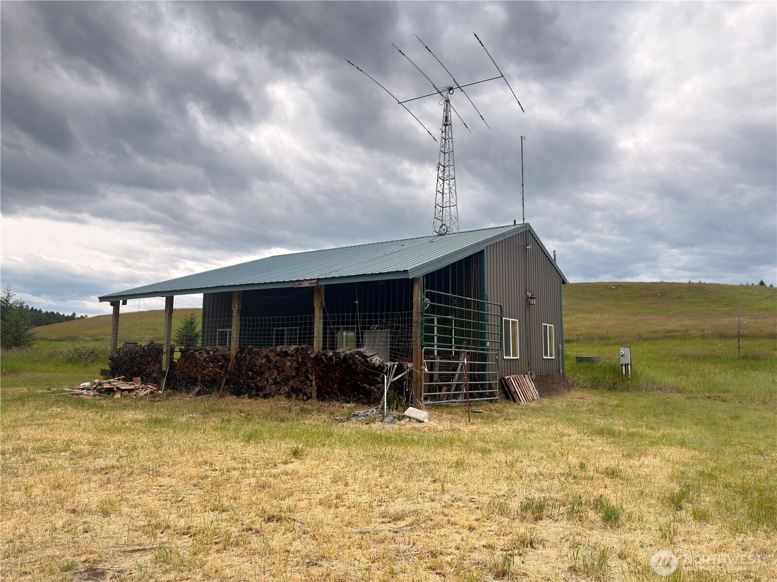 main property photo 14