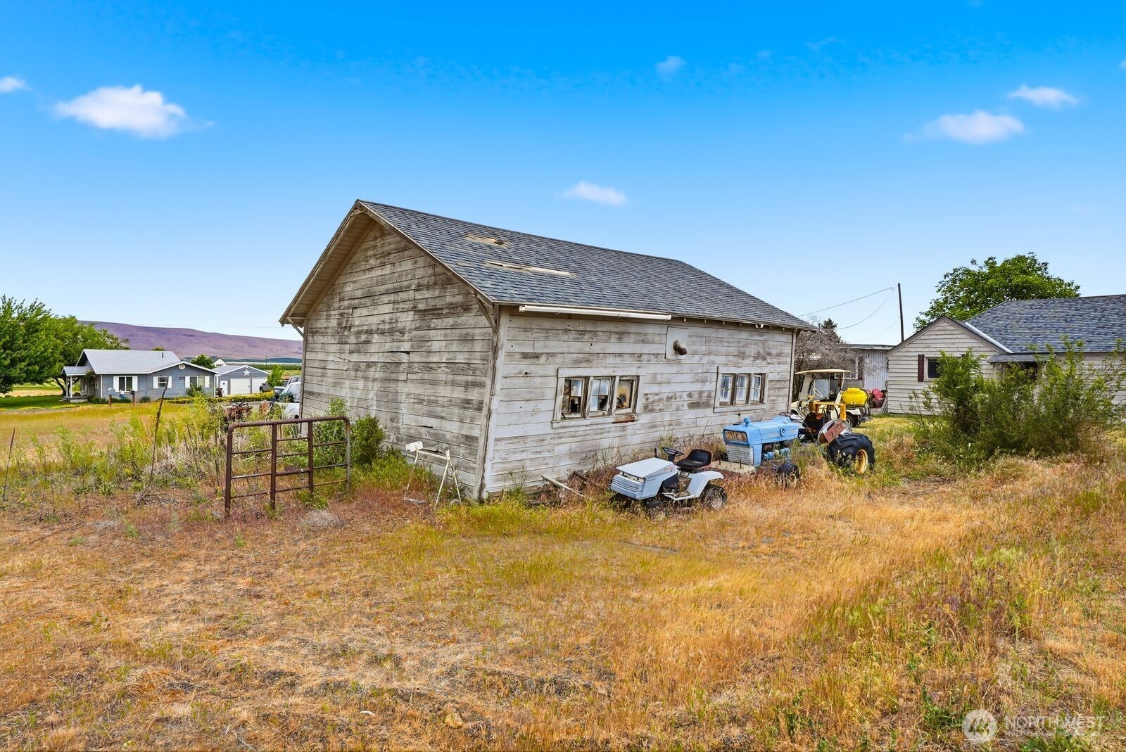 main property photo 15