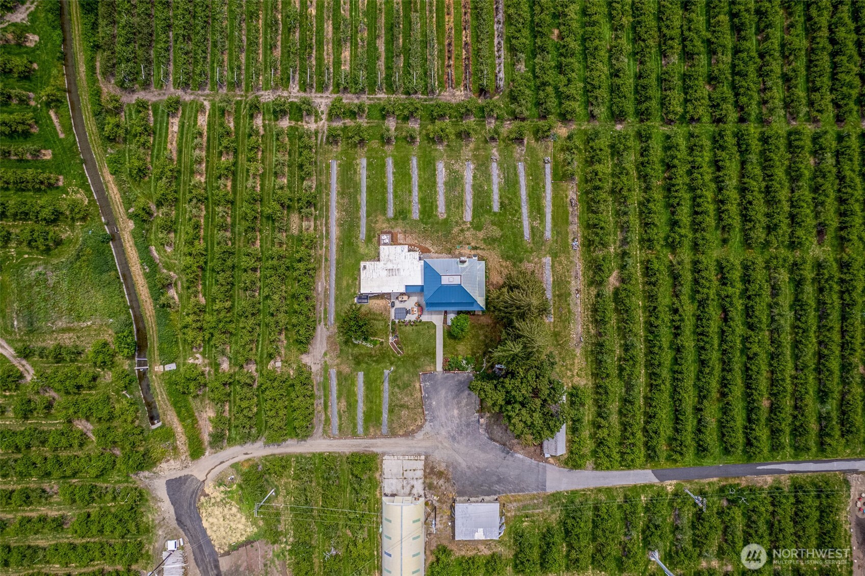 main property photo 33