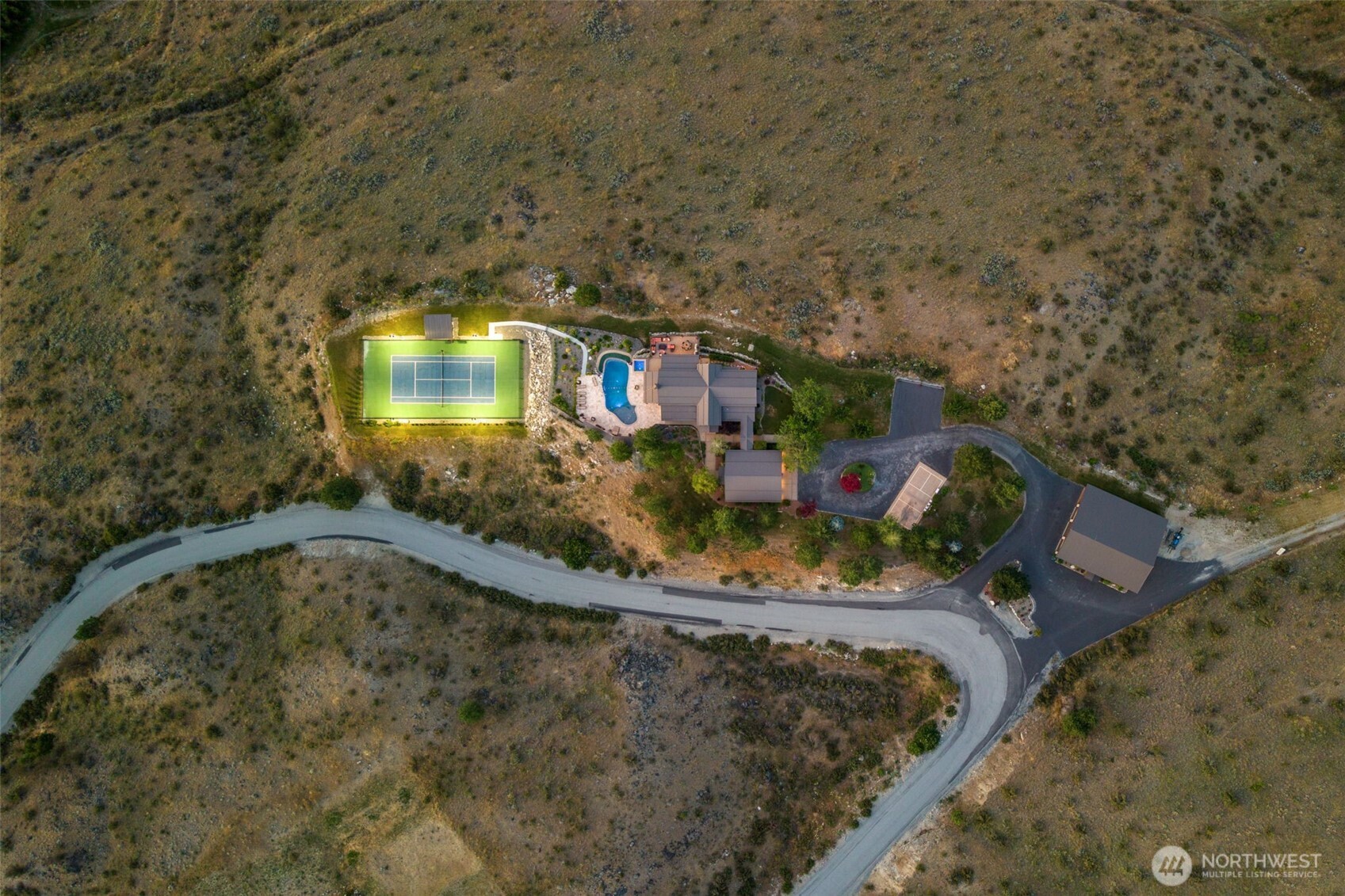 main property photo 5
