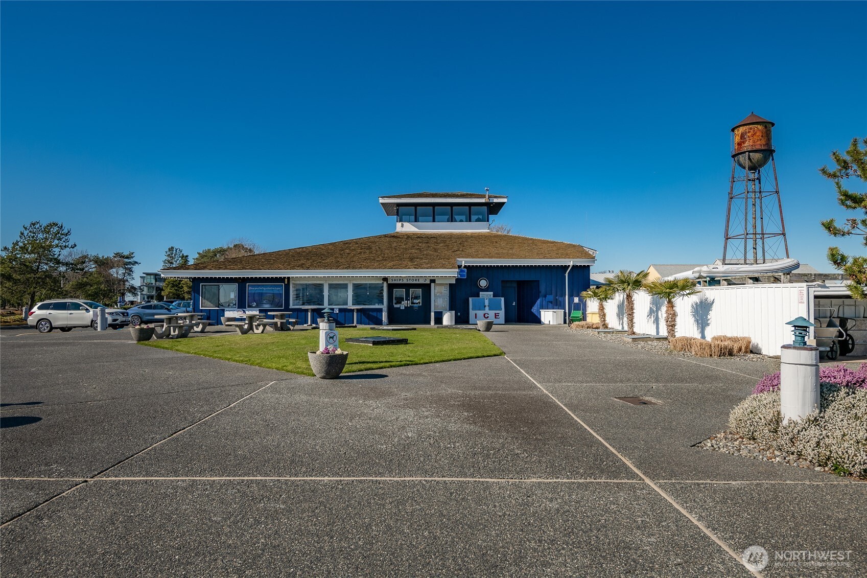 main property photo 30