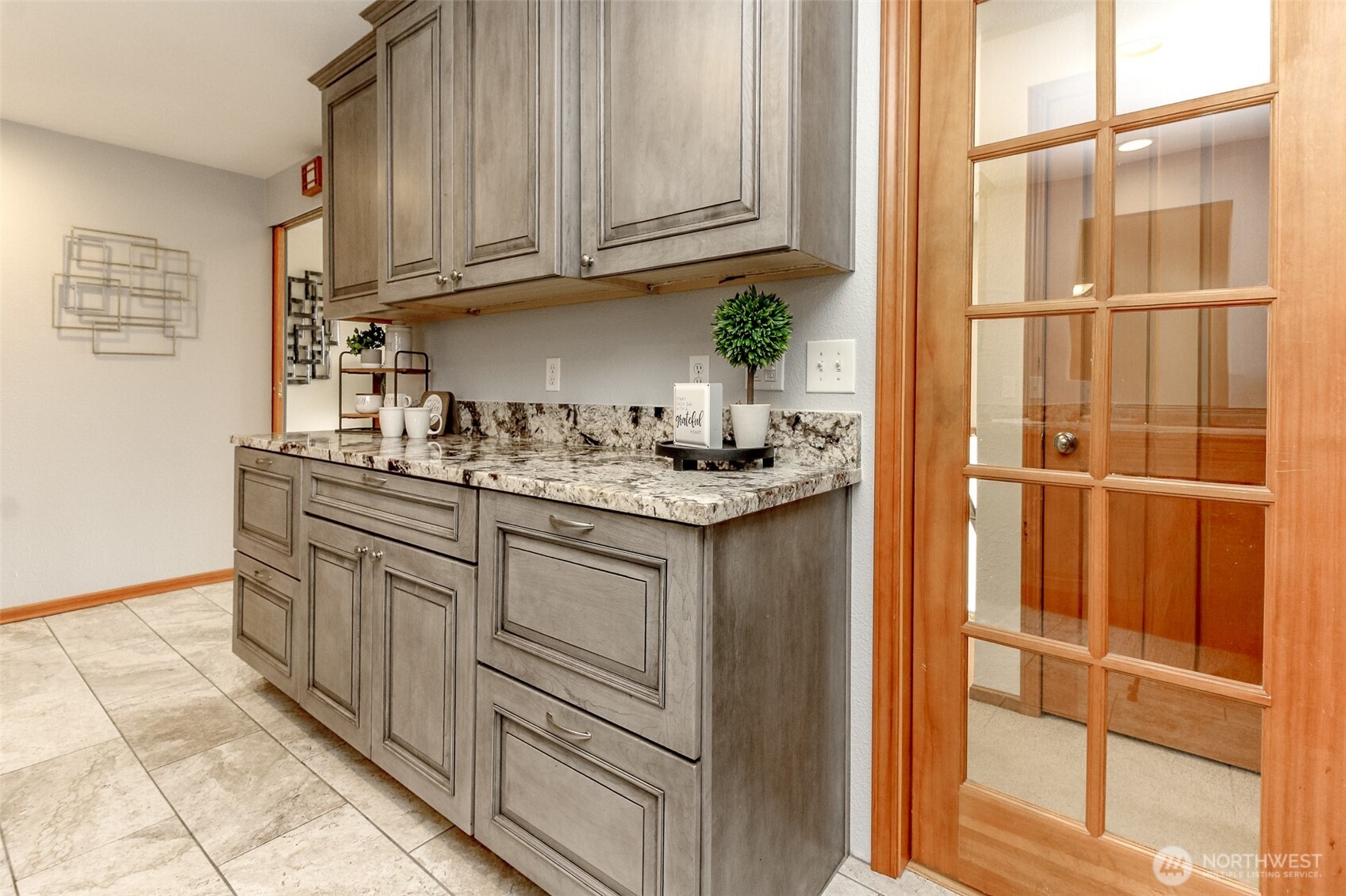 property viewer photo 10