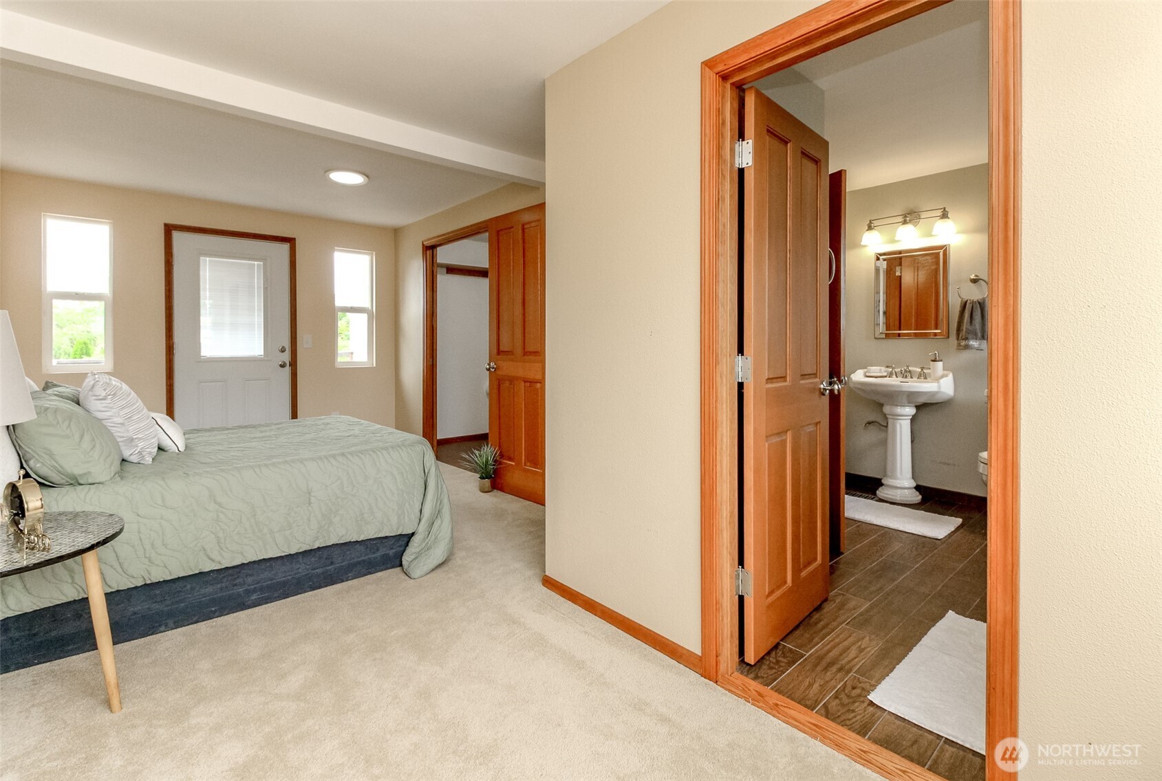 property viewer photo 15