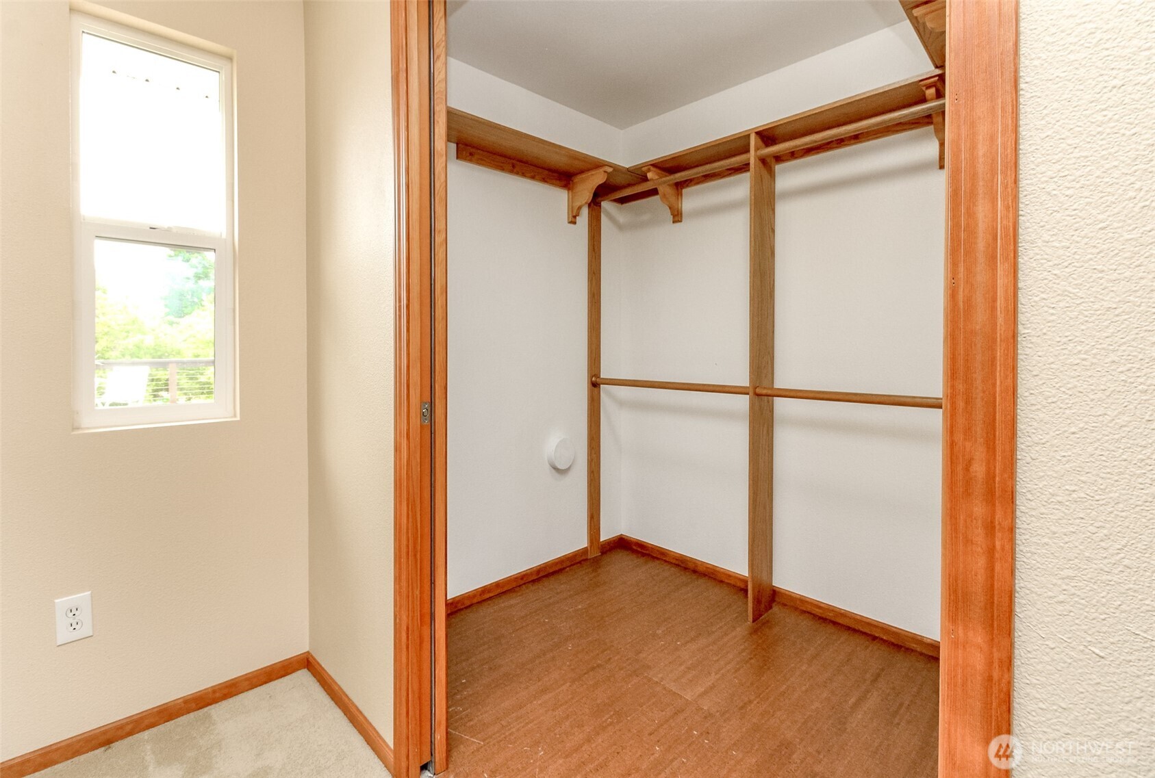 property viewer photo 16