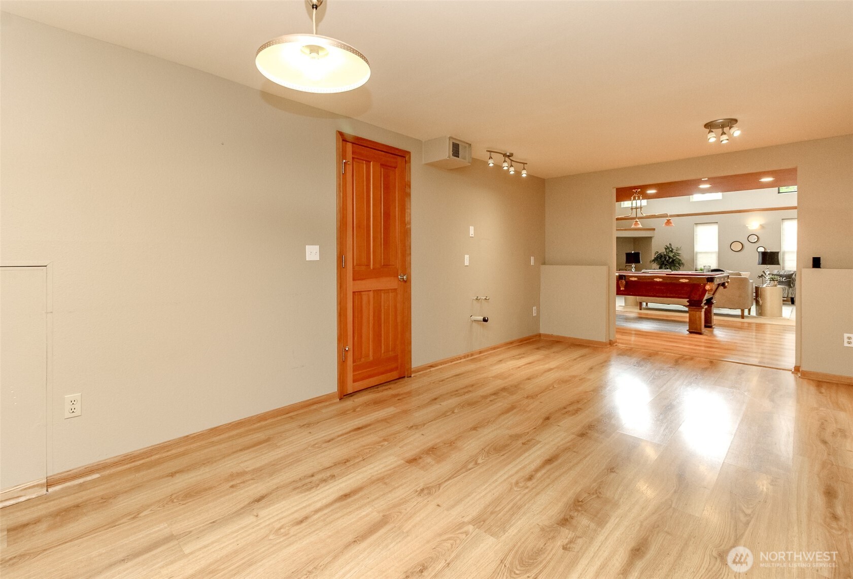 property viewer photo 24