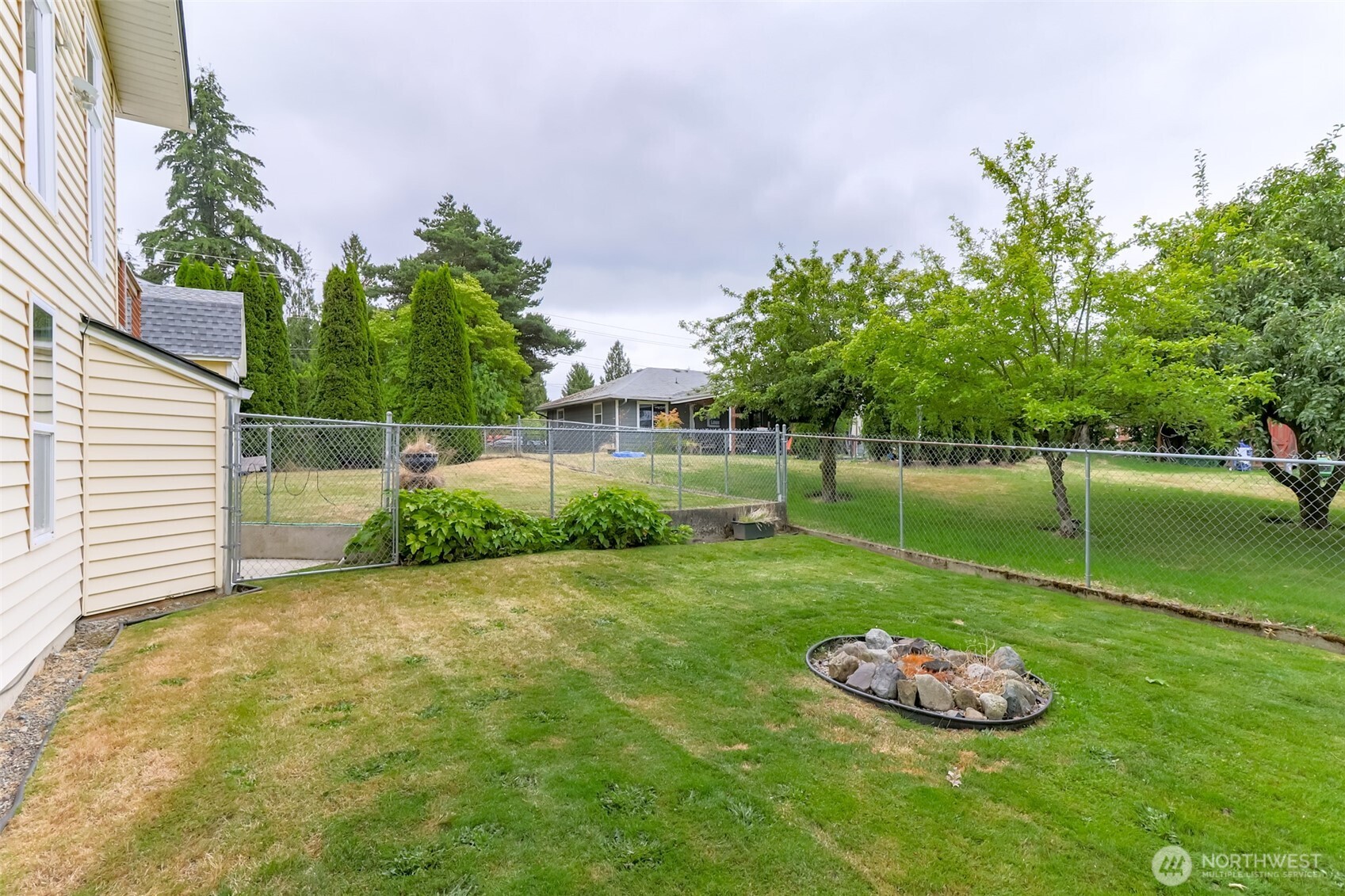 property viewer photo 33