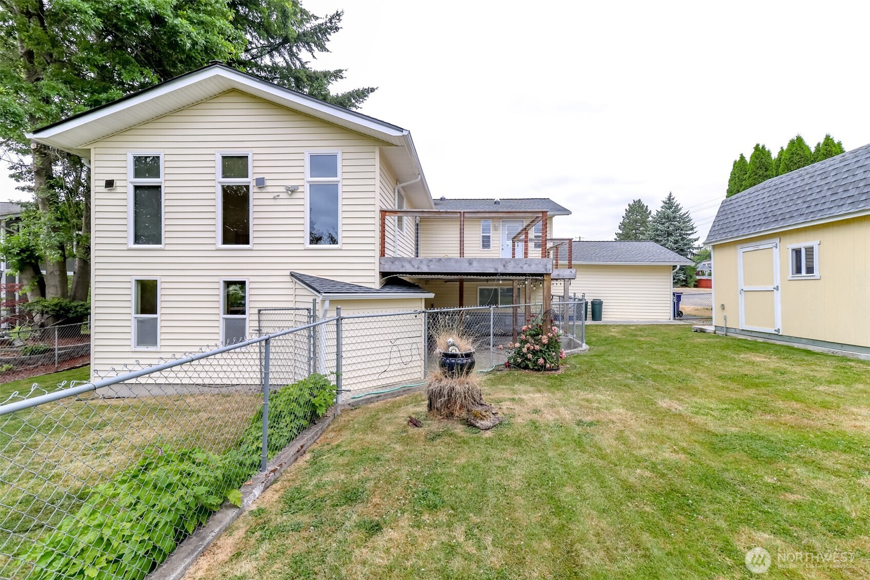 property viewer photo 35