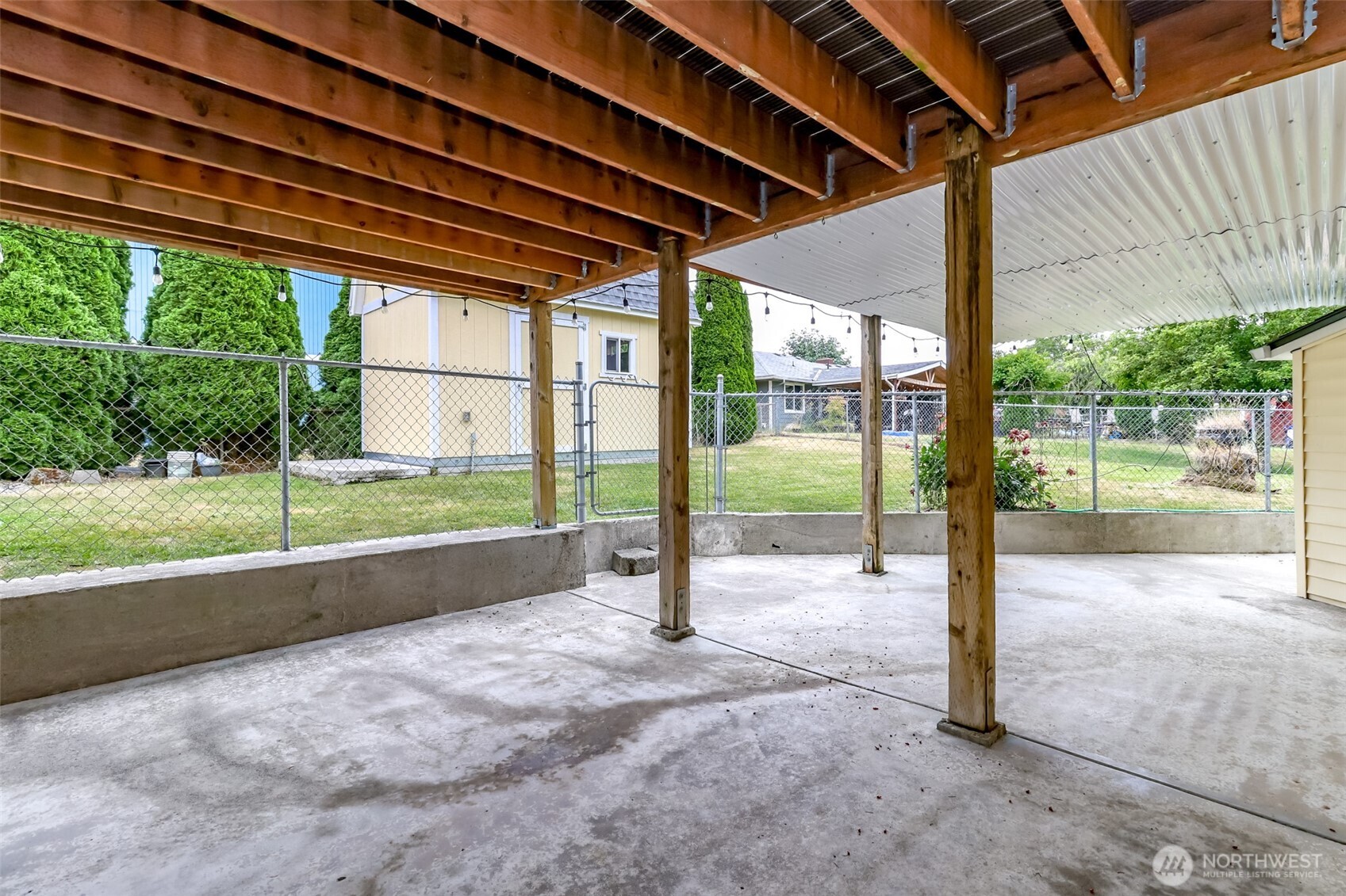 property viewer photo 38